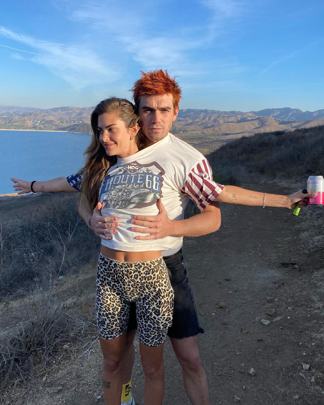KJ Apa i Clara Berry