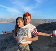 KJ Apa i Clara Berry