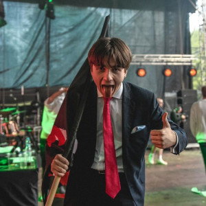 Mata z kolejnym sukcesem na koncie! Jego album „100 dni do matury” pokrył się platyną w dwa miesiące