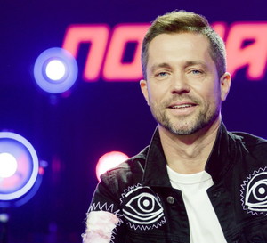 Kim jest Misha Kostrzewski?