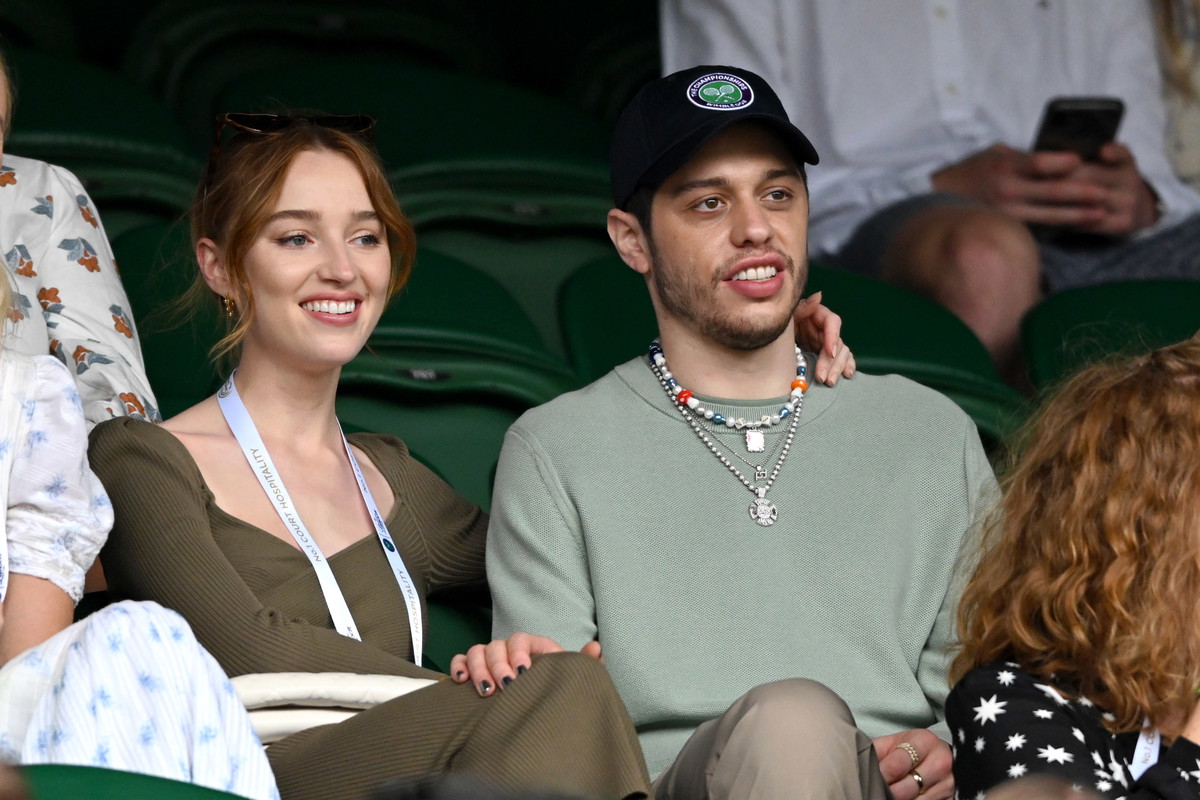 Phoebe Dynevor i Pete Davidson