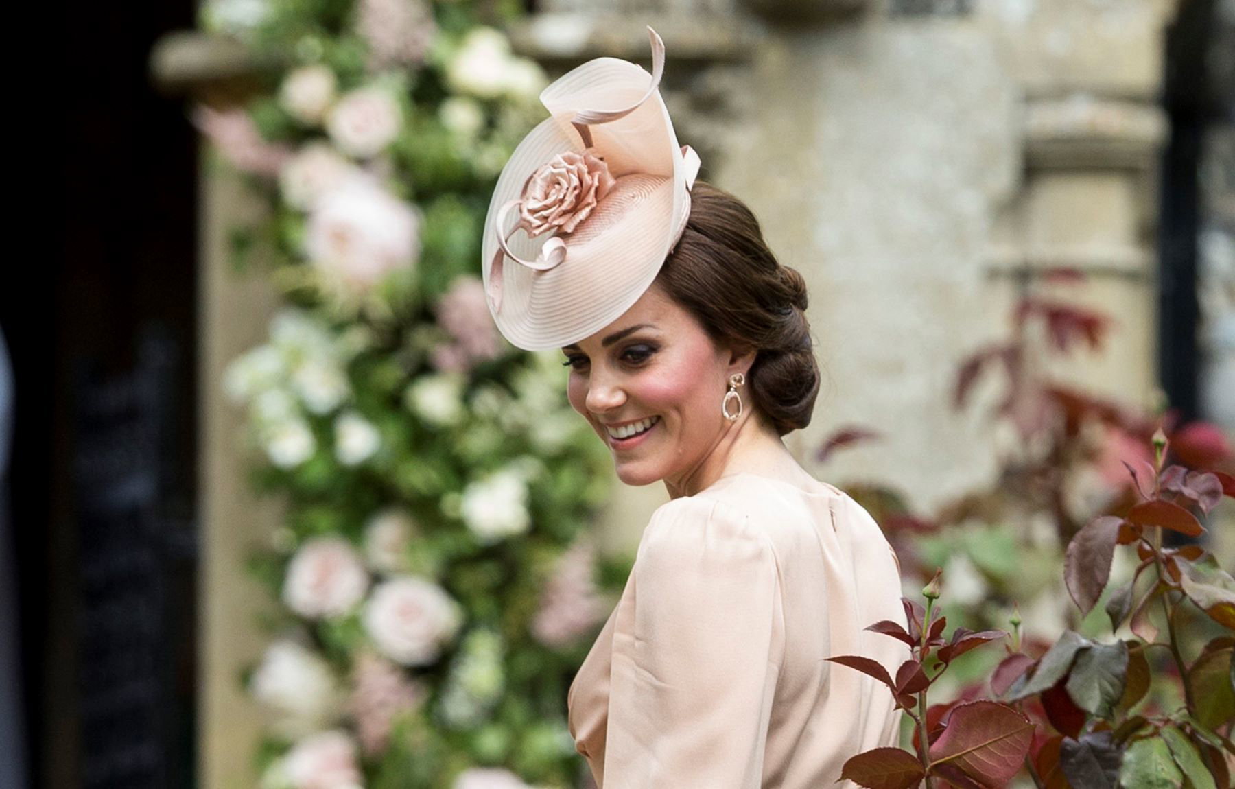 Paznokcie w stylu arystokratek? Znamy sposoby na manicure księżnej Kate, Meghan Markle i Lady Di! Jakie są ich ulubione lakiery?