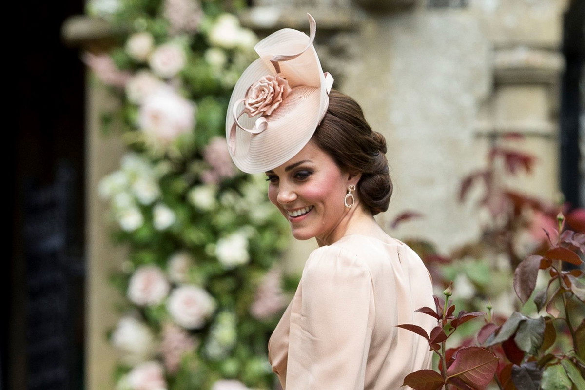 Paznokcie w stylu arystokratek? Znamy sposoby na manicure księżnej Kate, Meghan Markle i Lady Di! Jakie są ich ulubione lakiery?