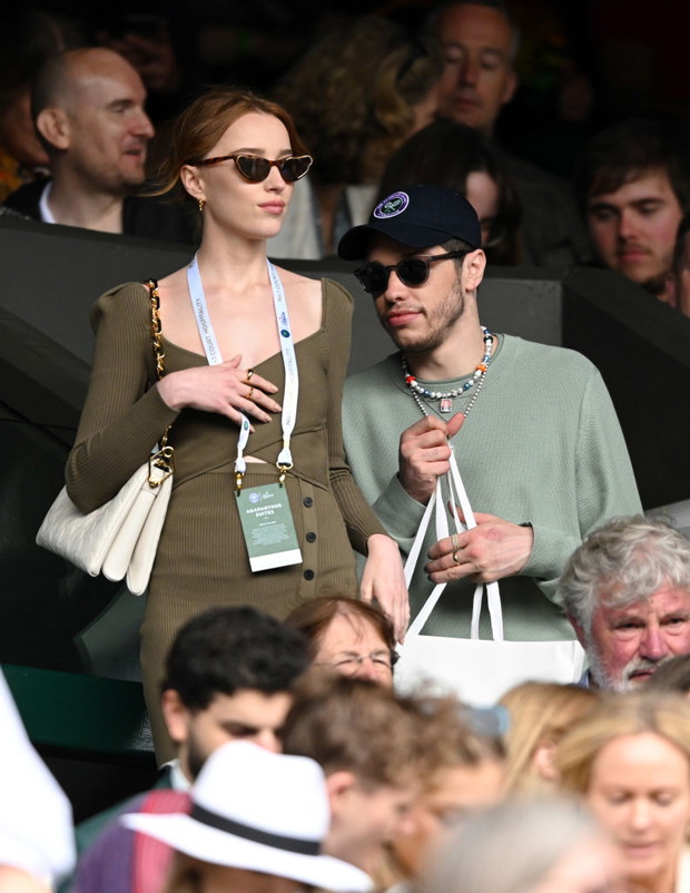 Phoebe Dynevor i Pete Davidson