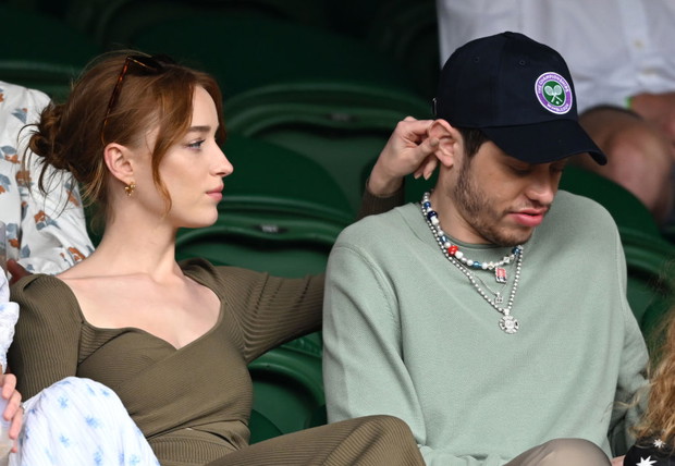 Phoebe Dynevor i Pete Davidson