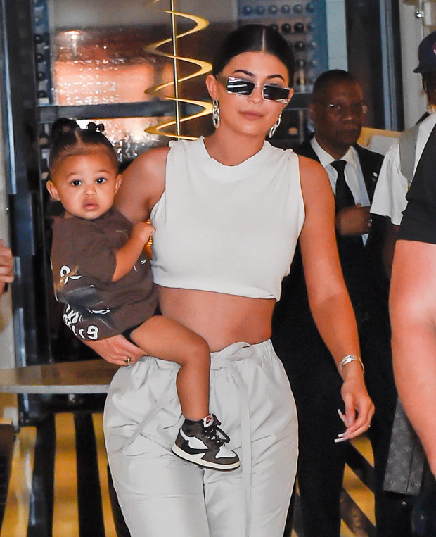 Kylie Jenner jest w drugiej ciąży. Ojcem dziecka jest Travis Scott