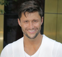 Kim jest Piotr Mróz?