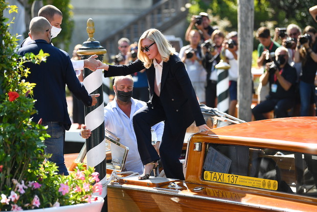 78. Festiwal Filmowy w Wenecji 2021 – Stylizacje gwiazd: Kirsten Dunst