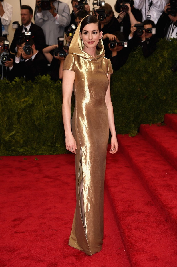 Met Gala 2015: Anne Hathaway