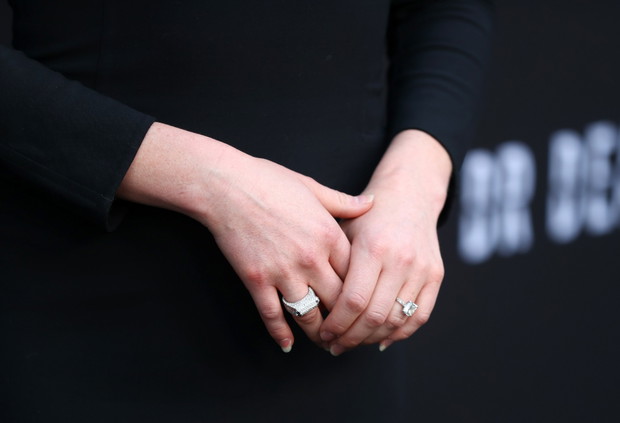 Pierścionek zaręczynowy Grace Gummer