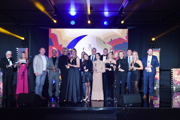 Laureaci statuetki „Luksusowy Produkt Roku 2019”: FAME MMA - najbardziej widowiskowe show w Polsce, Musso Company by Monika Stolarska & Ewa Matyjaśkiewicz, Eveline Cosmetics, Naleweczka Mareczka, Cirrus Aircraft – Aero Poznań, Browar Obywatelski, Winnica