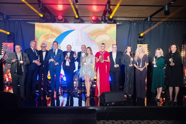 Laureaci statuetki „Najwyższa Jakość Roku 2019”: Firma Konkret, Forbes, Odkupienie Win, Cosmedica, Nimbus, Ervigo PL, restauracja Gruba Ryba, Opax, Everest Development, Polsat Cafe, gazeta.pl, Wydawnictwo Bauer oraz Mariusz Pujszo