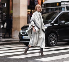 Street Style - Paris Fashion Week - Womenswear Fall/Winter 2020/2021 : Day Eight