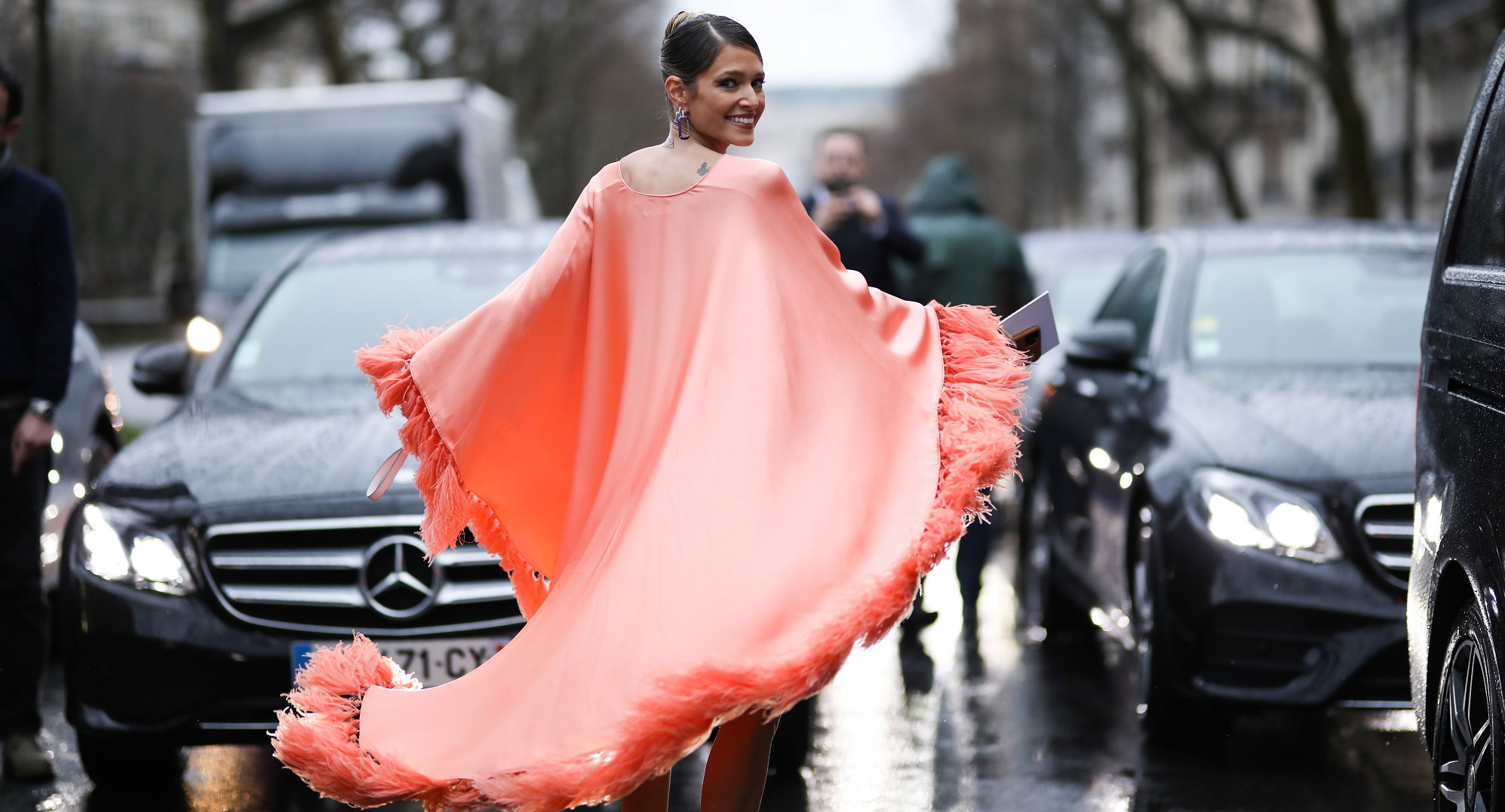 Street Style  - Paris Fashion Week - Womenswear Fall/Winter 2020/2021 : Day Seven