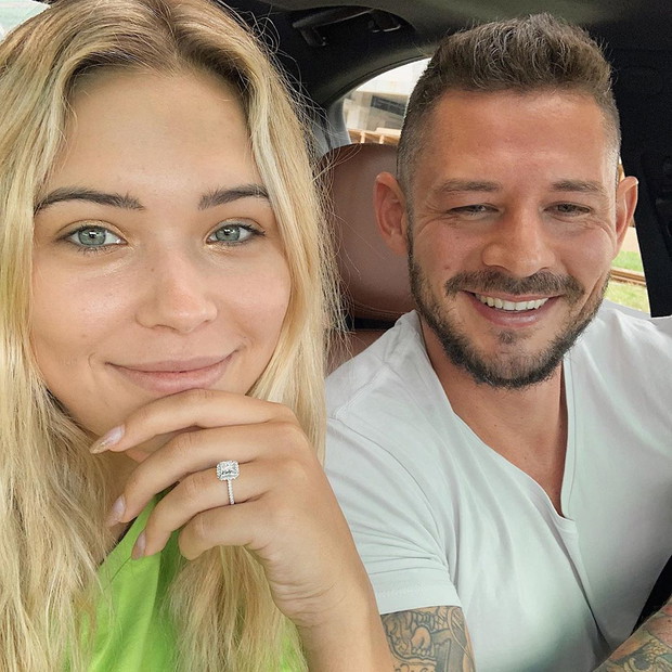 Sandra Kubicka zaręczyła się! Modelka pokazała pierścionek
