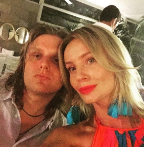 Agnieszka Szulim i Piotr Woźniak-Starak już po ślubie! Dziennikarka miała dwie suknie ślubne ZDJĘCIA