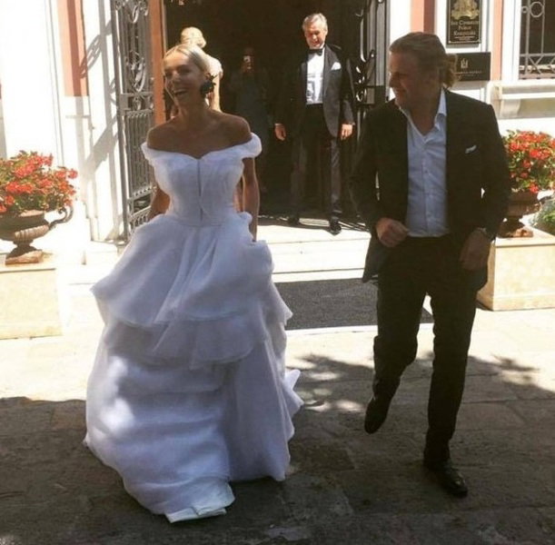 Agnieszka Szulim i Piotr Woźniak-Starak już po ślubie! Dziennikarka miała dwie suknie ślubne [ZDJĘCIA]