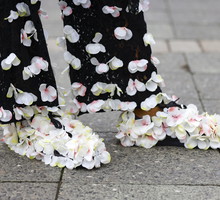 Sandały z kwiatami to najpiękniejsze buty na lato. Wybrałam 6 modeli