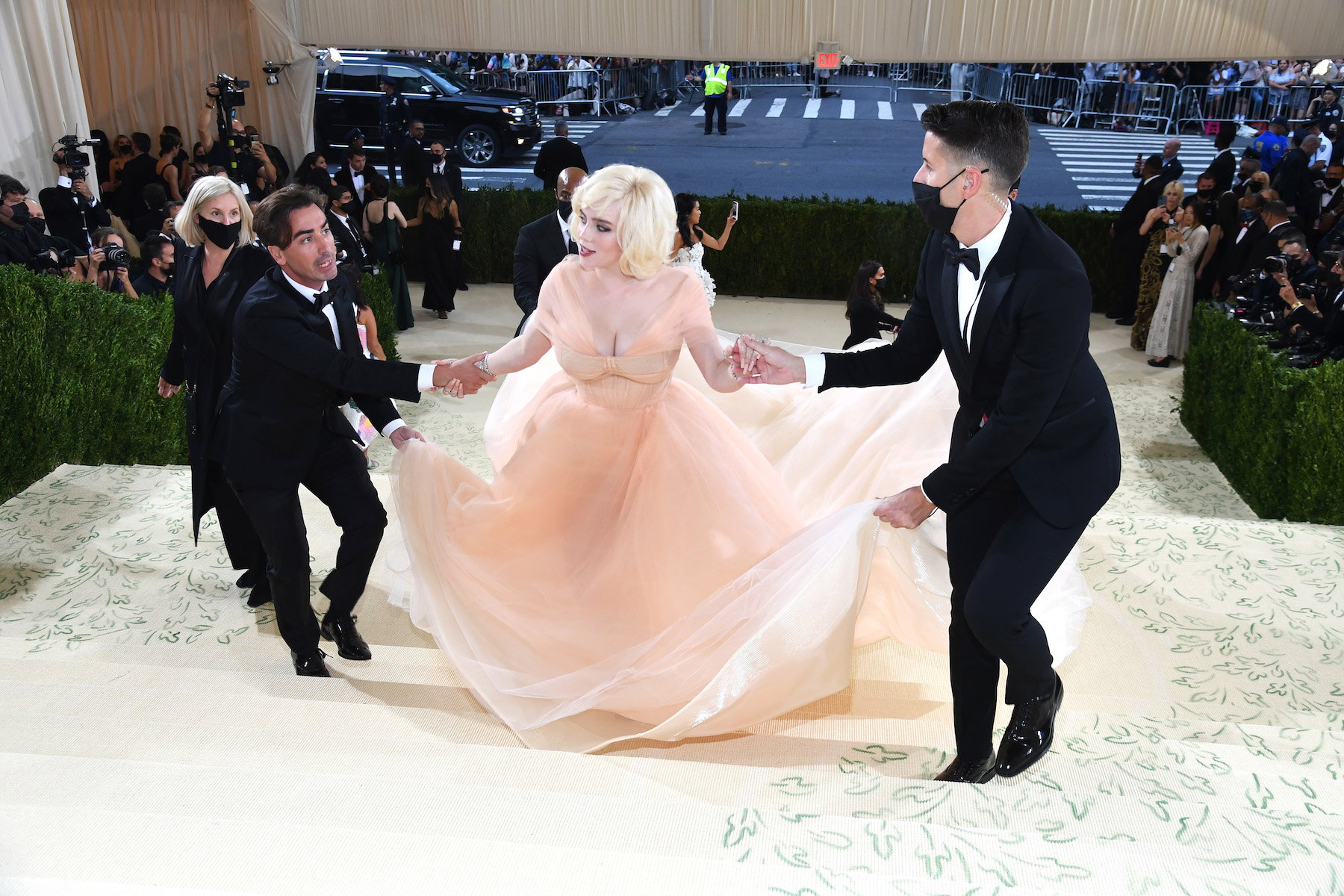 Met Gala 2021: Najpiękniejsze stylizacje gwiazd. Kto pojawił się na czerwonym dywanie?