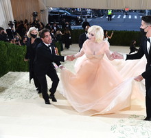 Met Gala 2021: Najpiękniejsze stylizacje gwiazd. Kto pojawił się na czerwonym dywanie?