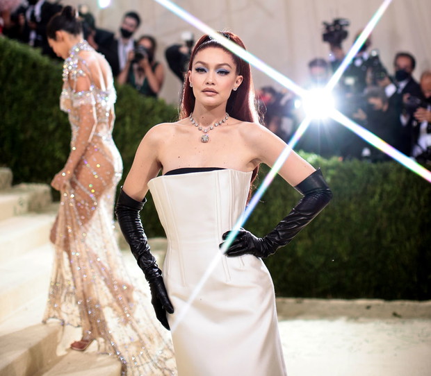Met Gala – Stylizacje gwiazd: Bella Hadid
