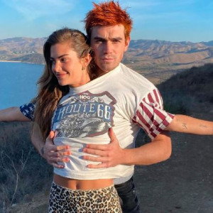 KJ Apa i Clara Berry