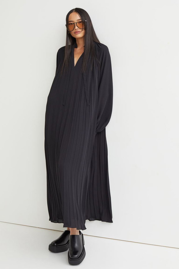 Sukienka na jesień 2021, H&M, 199,99 zł (cena przed rabatem)