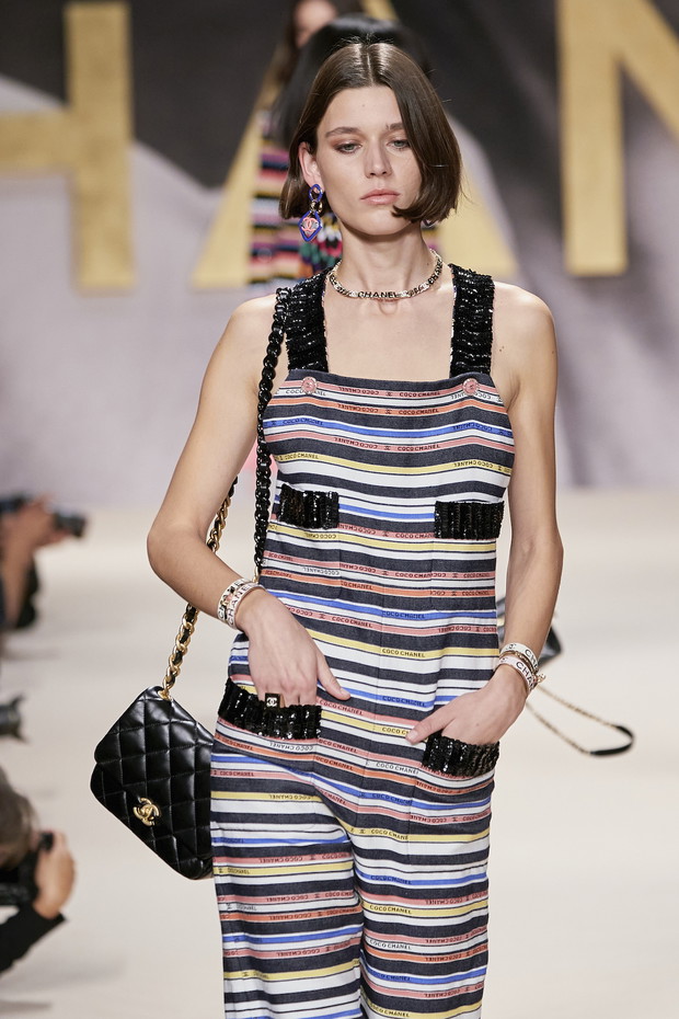 Bob na wybiegach na wiosnę-lato 2022: Chanel