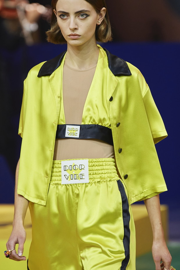 Bob na wybiegach na wiosnę-lato 2022: Christian Dior