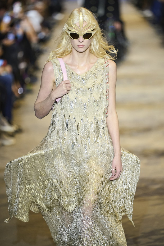 Pokaz Louis Vuitton na wiosnę-lato 2022 podczas Paris Fashion Week.