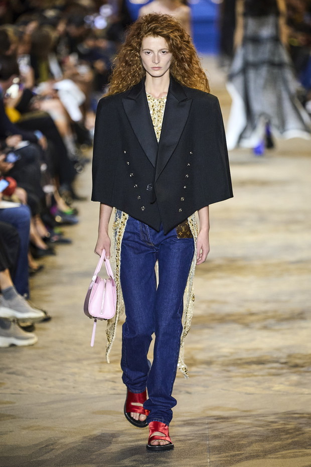 Pokaz Louis Vuitton na wiosnę-lato 2022 podczas Paris Fashion Week.
