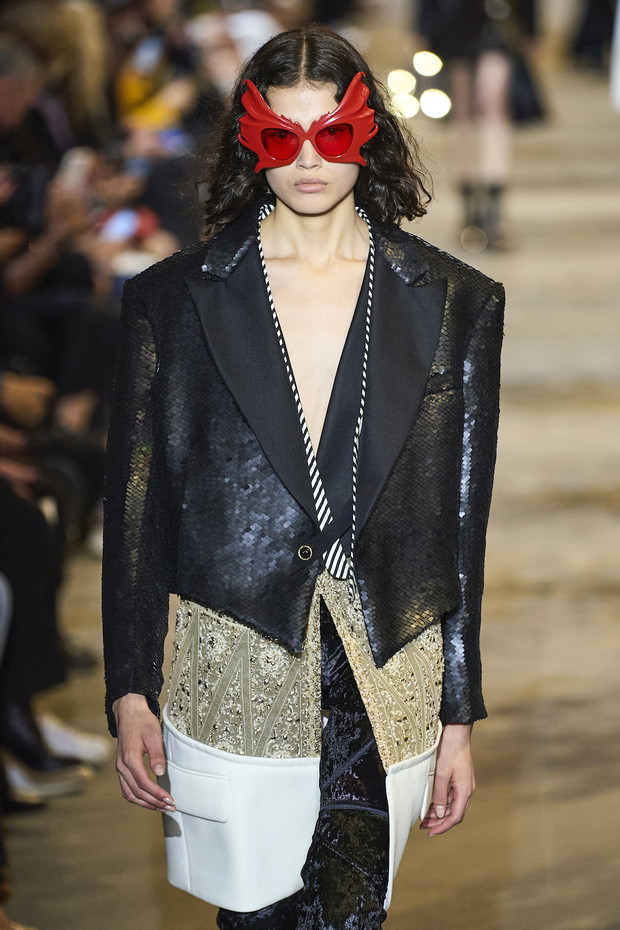 Pokaz Louis Vuitton na wiosnę-lato 2022 podczas Paris Fashion Week.