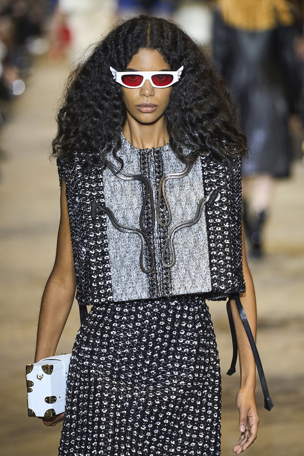Pokaz Louis Vuitton na wiosnę-lato 2022 podczas Paris Fashion Week.