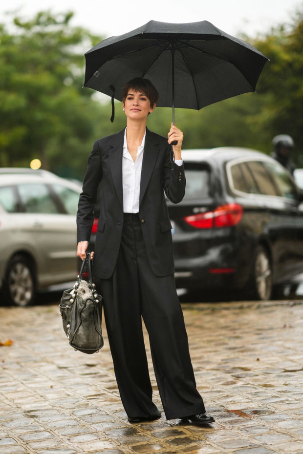 Street Style : Day Nine - Paris Fashion Week - Womenswear Spring Summer 2022