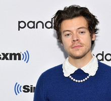 Harry Styles w kamizelce polskiej marki. Zobacz, jaki model wybrał gwiazdor i poznaj autorkę tego wyjątkowego projektu!