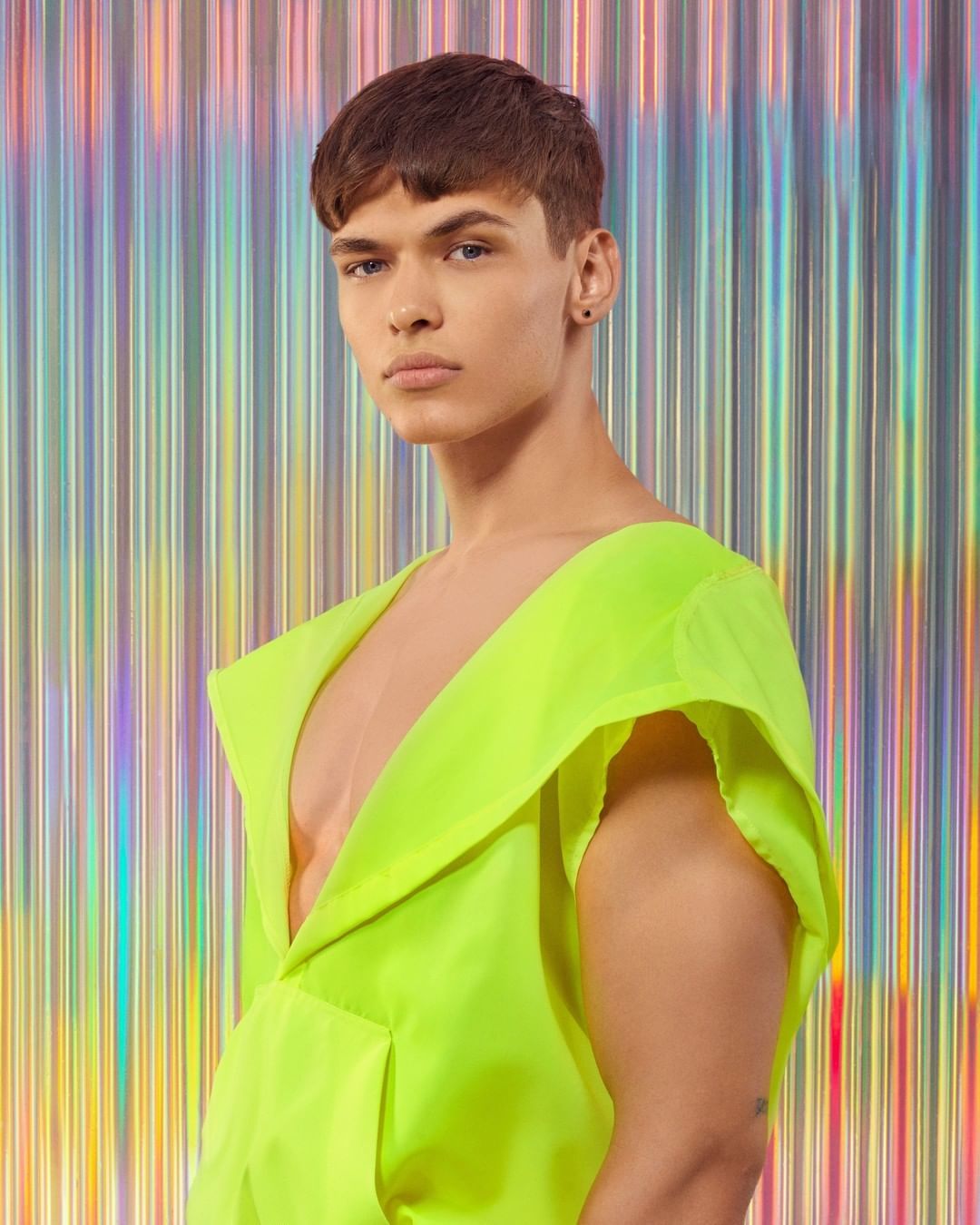 „Top Model 10”: Adam Lochyński. Wiek, wzrost, wymiary i wszystko, co chcielibyście wiedzieć o uczestniku „Top Model 2021” [kwestionariusz]