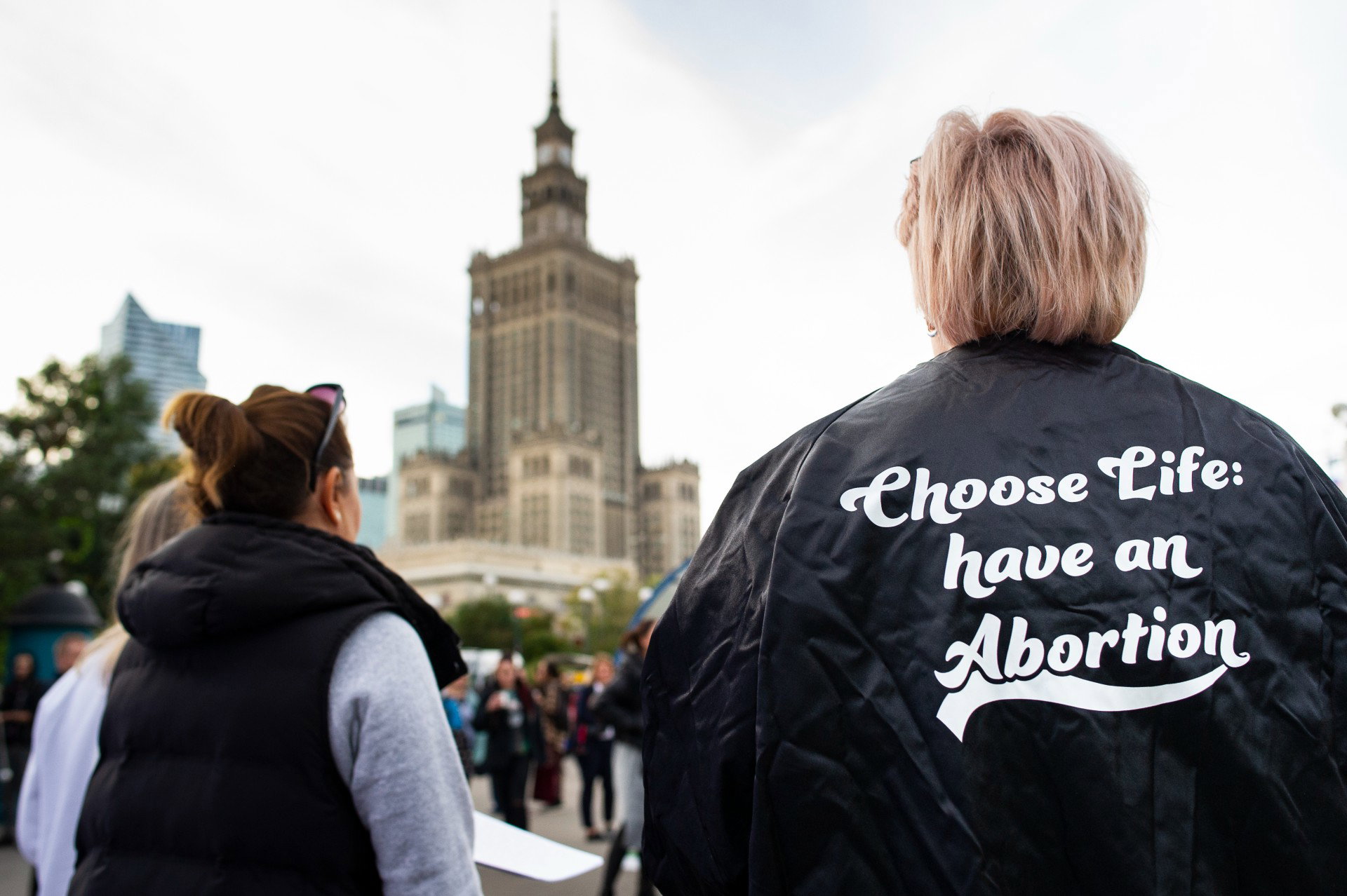 #AniJednejWięcej: akcja solidarnościowa po śmierci ofiary zaostrzenia prawa antyaborcyjnego w Polsce. Jak wziąć udział?