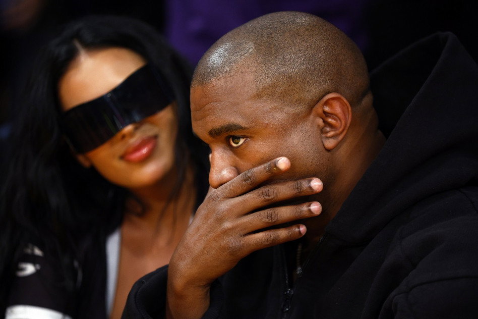kanye-west-wyrzucony-z-line-upu-gali-grammy-skandaliczny-teledysk-nie-jest-jedynym-powodem-185846d