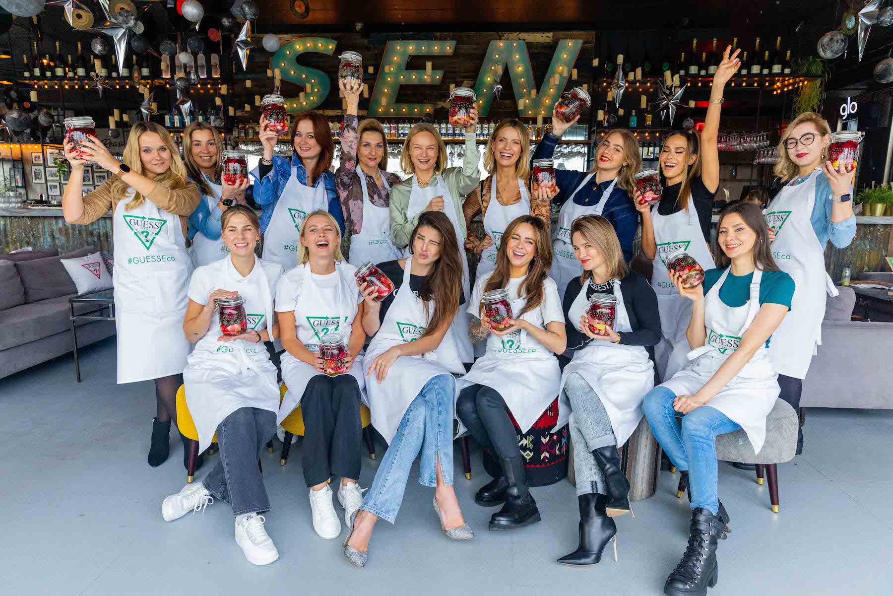 Te influencerki wiedzą, jak gotować by być eko! Nauczyły się tego na warsztatach kulinarnych Glamour x Guess