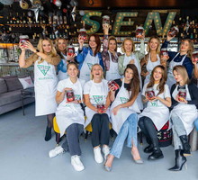 Te influencerki wiedzą, jak gotować by być eko! Nauczyły się tego na warsztatach kulinarnych Glamour x Guess