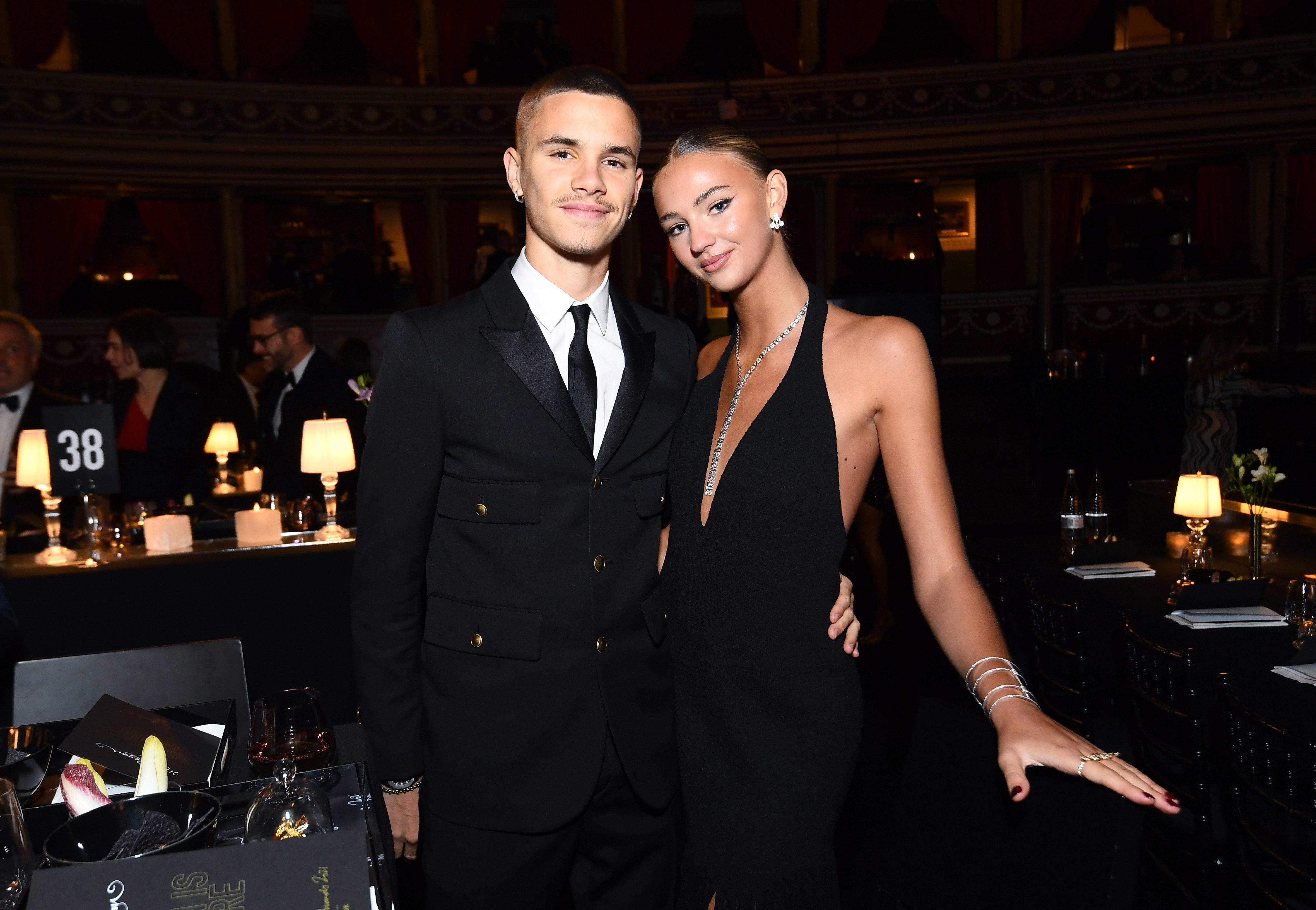 Romeo Beckham i Mia Regan