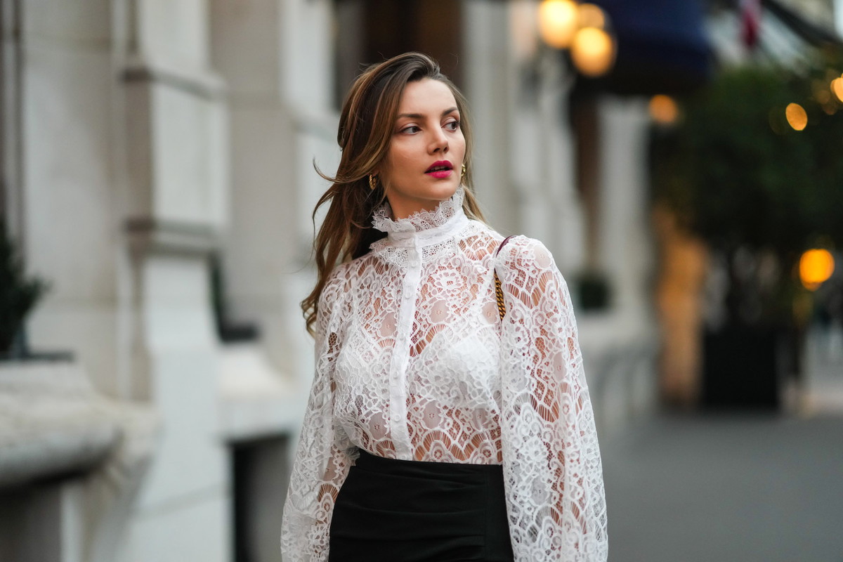 Najpiękniejsze bluzki na Wigilię i nie tylko. Eleganckie i zgodne z trendami. Sprawdzą się też jako prezent!