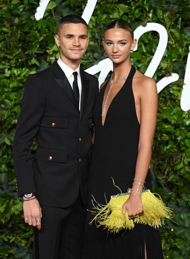 Romeo Beckham i Mia Regan