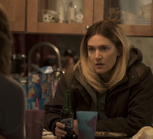 Podczas finału „Mare z Easttown” padły serwery HBO Max! To jeden z kilku powodów, dla których trzeba nadrobić ten serial!