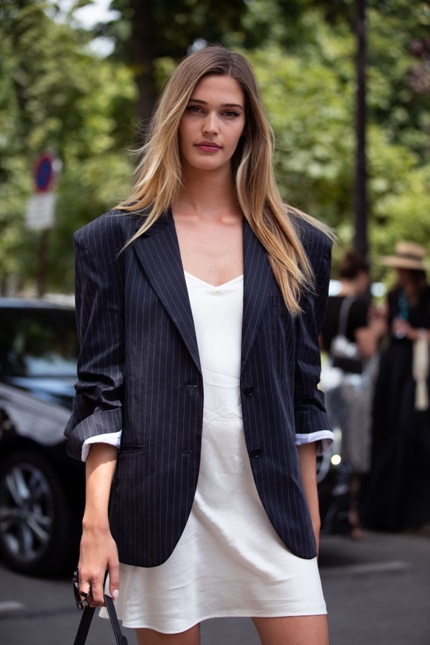 Street Style : Paris Fashion Week - Haute Couture Fall/Winter 2019/2020 : Day One