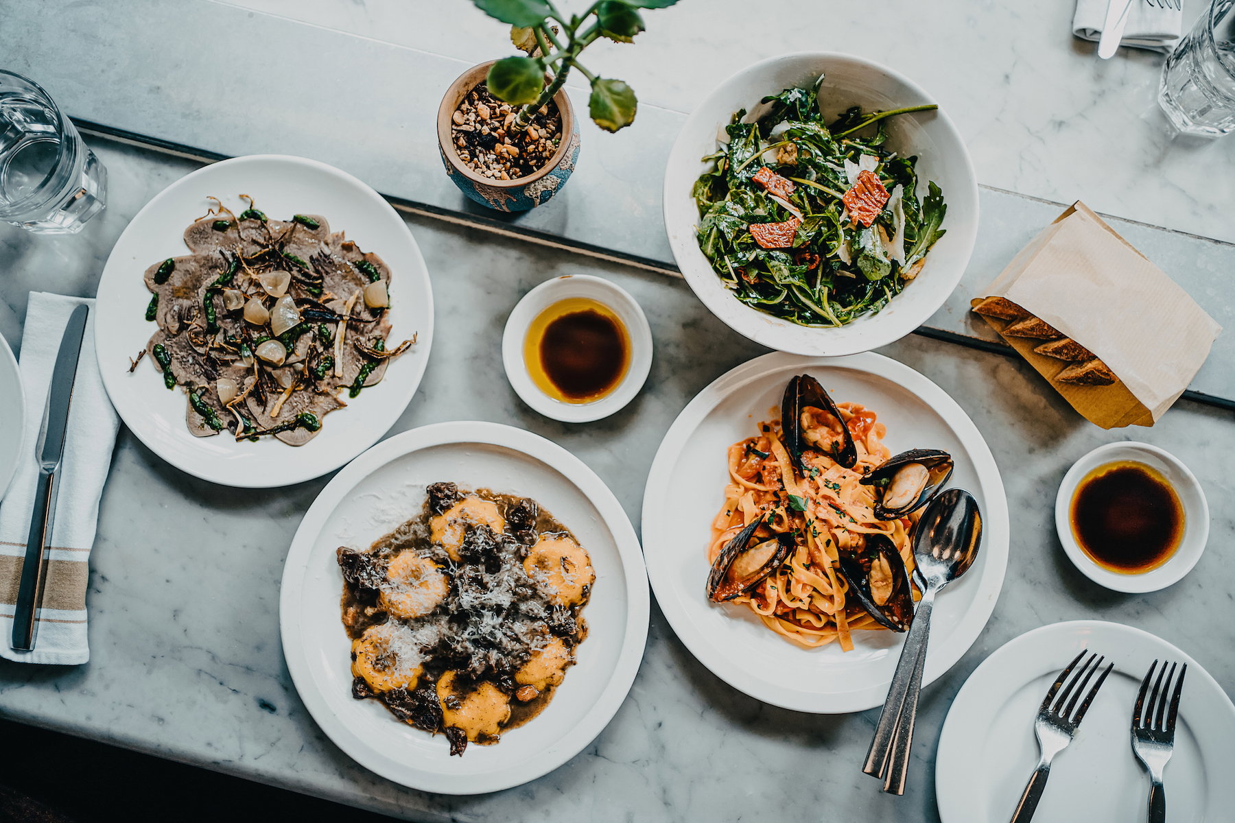 Trendy kulinarne 2022, czyli co będziemy jeść w nowym roku. Lokalność, zero waste, comfort food i nie tylko