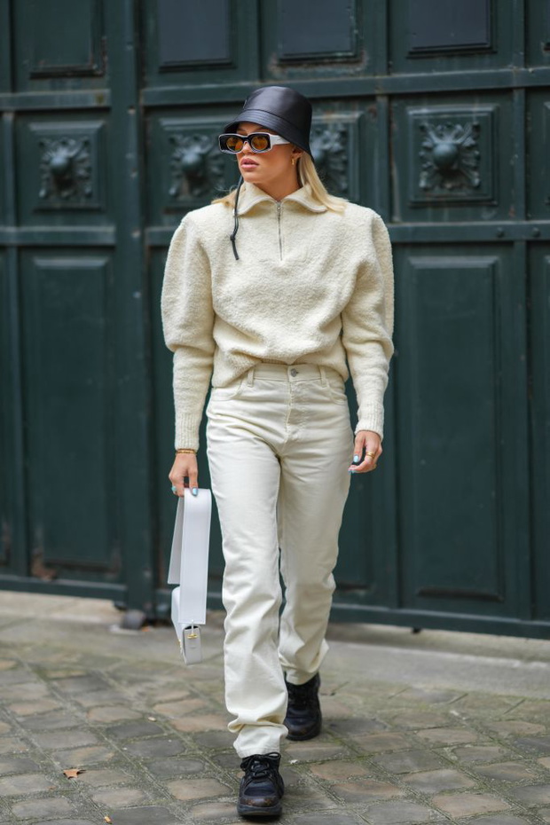 Street Style : Day Five -  Paris Fashion Week - Womenswear Spring Summer 2022