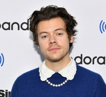 Harry Styles w kamizelce polskiej marki. Zobacz, jaki model wybrał gwiazdor i poznaj autorkę tego wyjątkowego projektu!