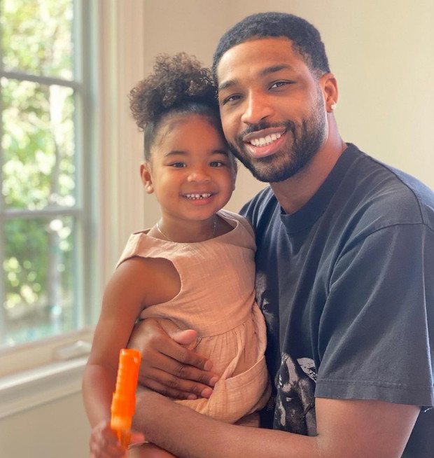 Tristan Thompson przyznał się, że ma dziecko z kochanką