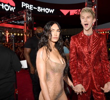 Megan Fox i Machine Gun Kelly zaręczyli się! Pierścionek zaręczynowy nie mógłby być bardziej symboliczny. Podobnie jak miejsce, w którym muzyk oświadczył się aktorce